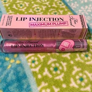 Too faced Maximum Lip plumper